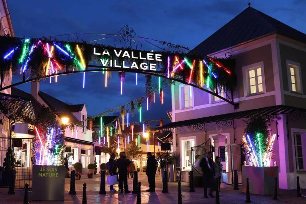 Fountain Place Disneyland And Paris Lagny-sur-Marne Exterior photo